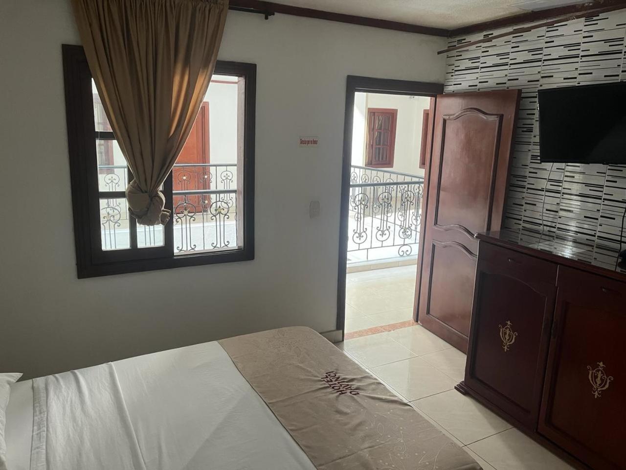 Hotel Davinci Каларка Екстер'єр фото